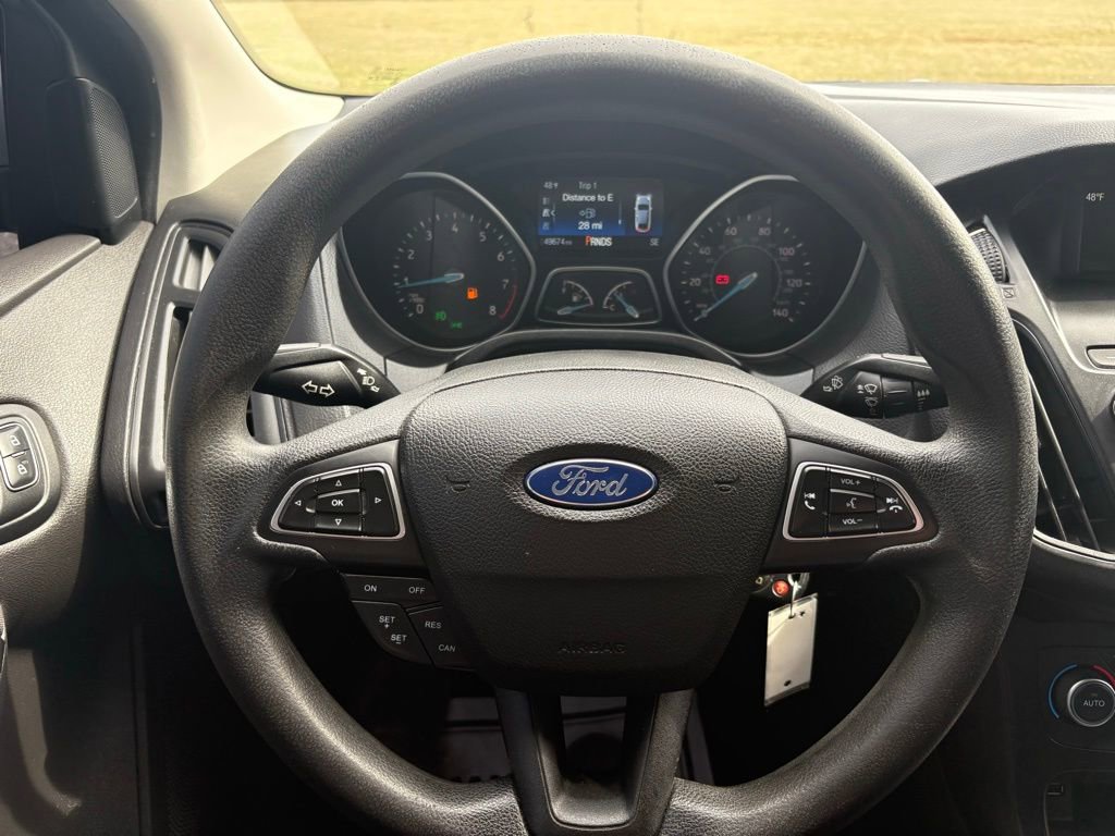 Used 2018 Ford Focus SE w/ SE Appearance Package image 28