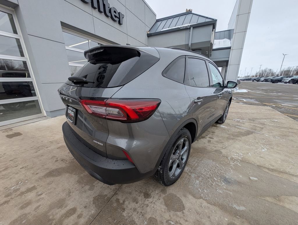 Used 2025 Ford Escape ST-Line Select image 5