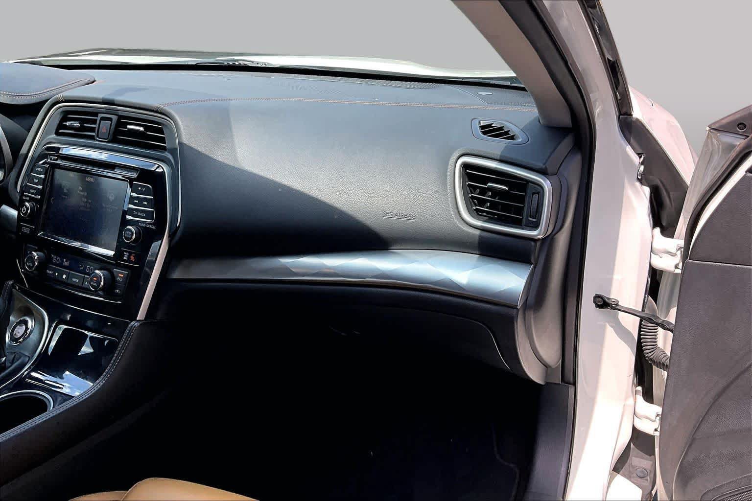Used 2016 Nissan Maxima SR FWD image 19