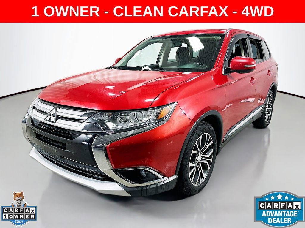 Used 2018 Mitsubishi Outlander SE image 2