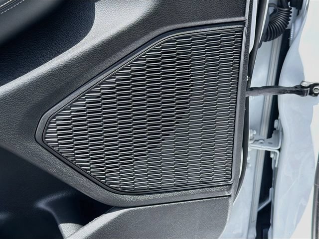 Used 2024 Jeep Grand Cherokee L Altitude RWD image 19