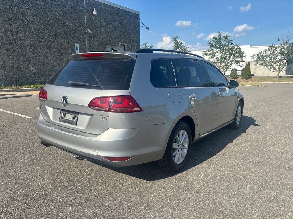 Used 2016 Volkswagen Golf S FWD image 7