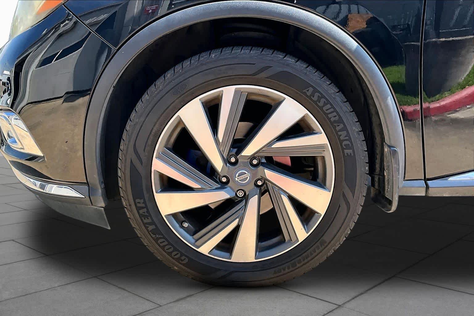 Used 2016 Nissan Murano Platinum w/ Platinum Technology Package FWD image 11