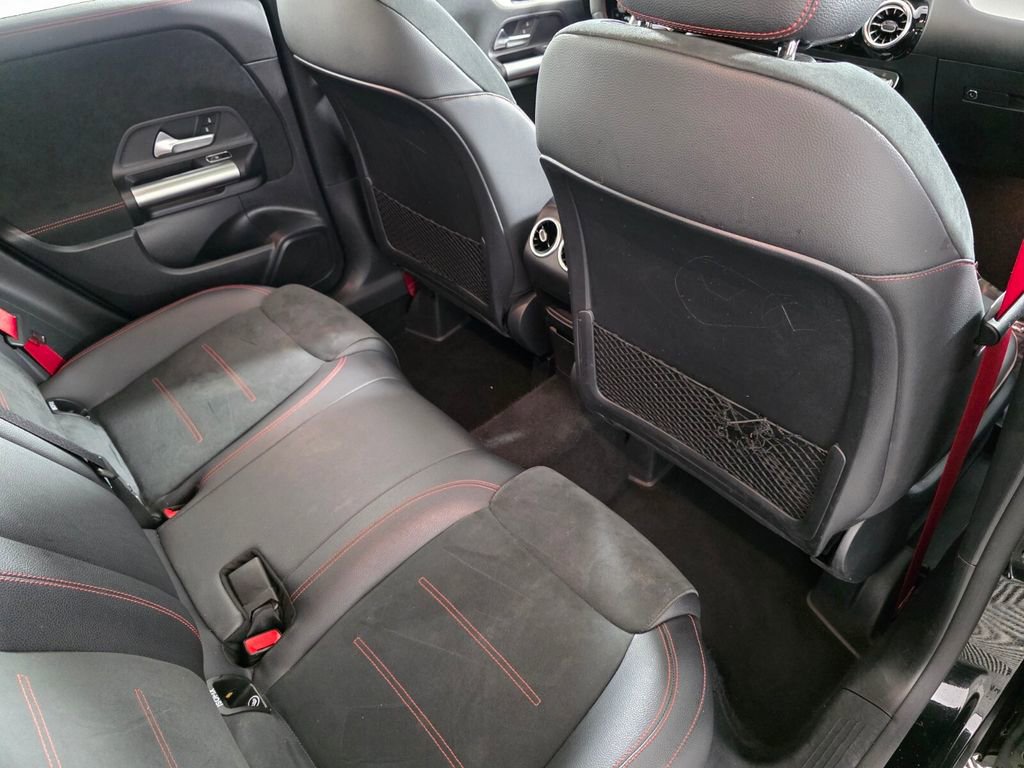 Used 2023 Mercedes-Benz GLA 35 AMG 4MATIC image 29