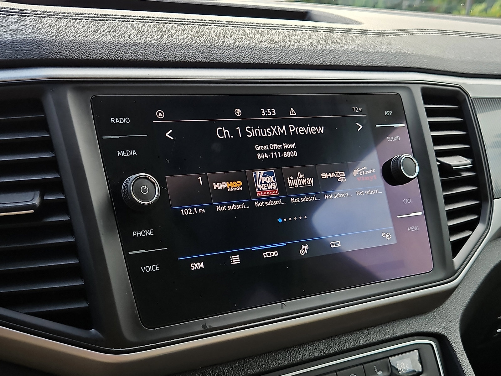 Used 2021 Volkswagen Atlas Cross Sport SE image 16