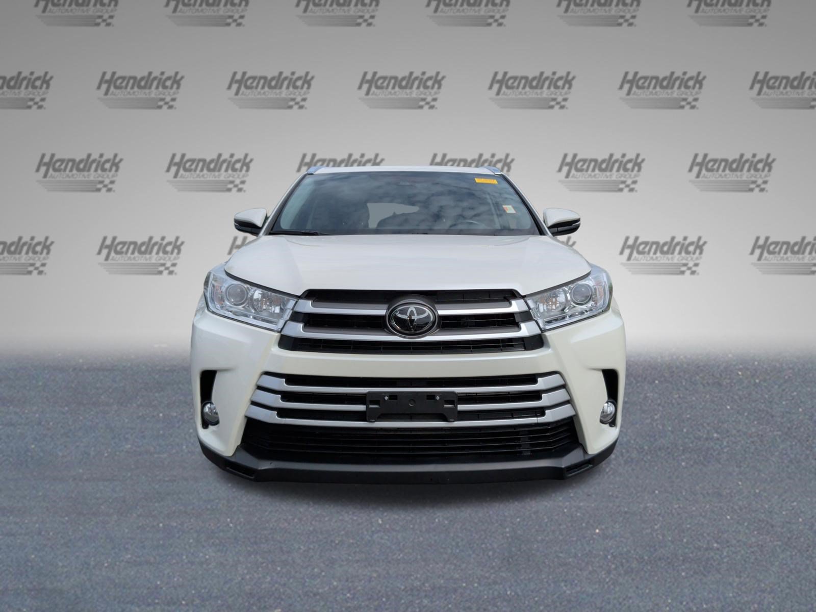 Used 2019 Toyota Highlander XLE AWD/4WD image 5