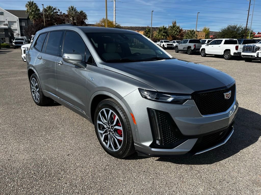 Used 2024 Cadillac XT6 Sport w/ Technology Package image 3