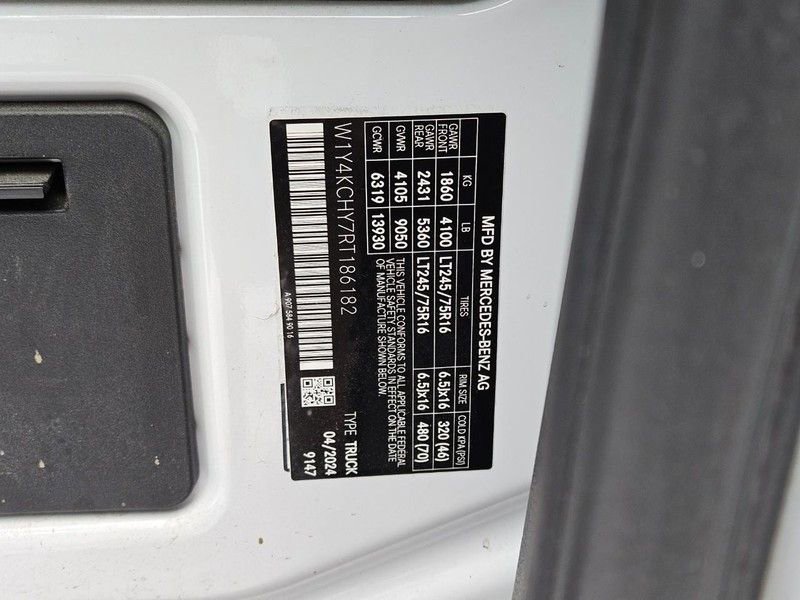 Used 2024 Mercedes-Benz Sprinter 2500 image 18