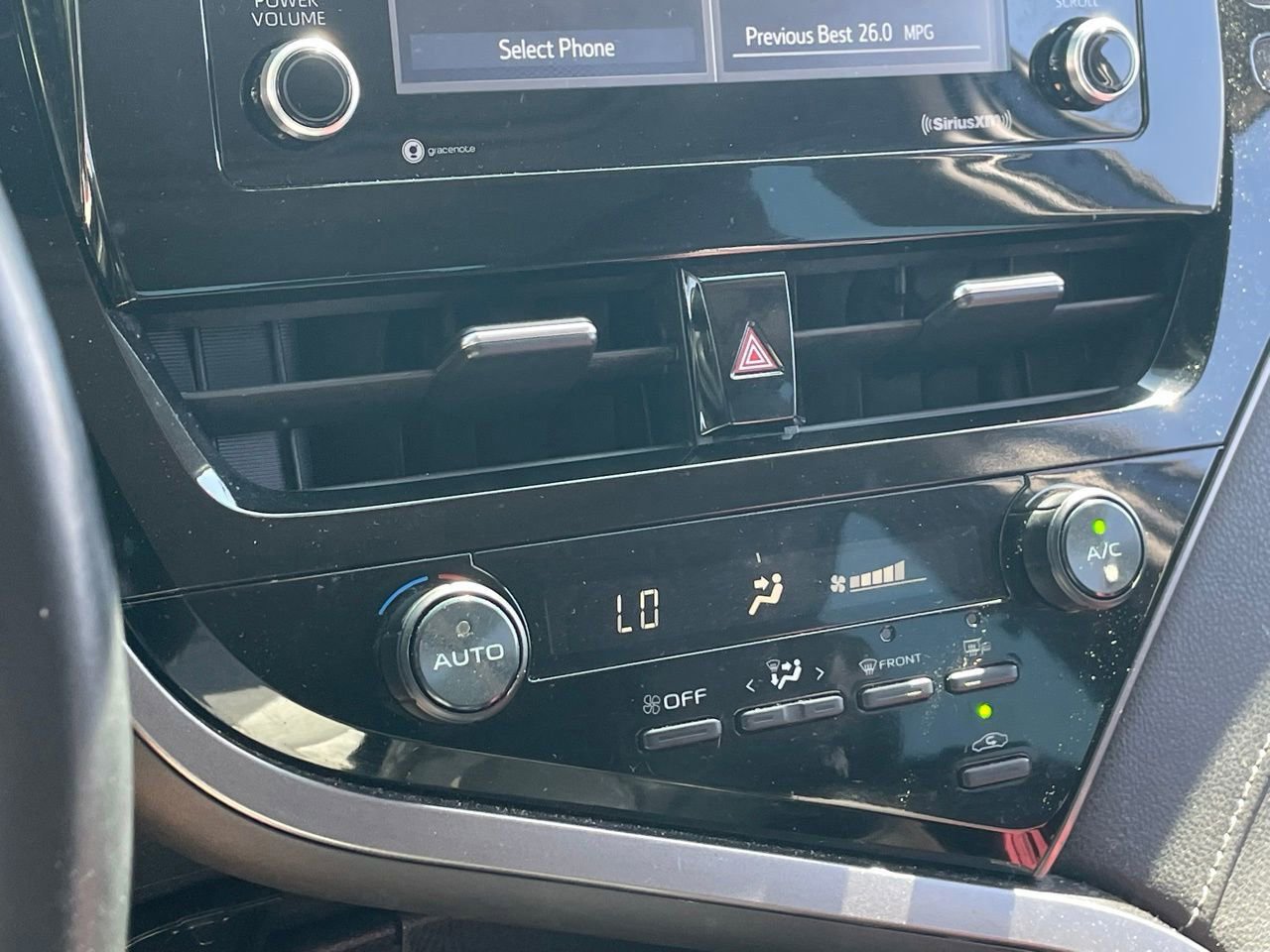 Used 2021 Toyota Camry SE w/ Convenience Package image 8