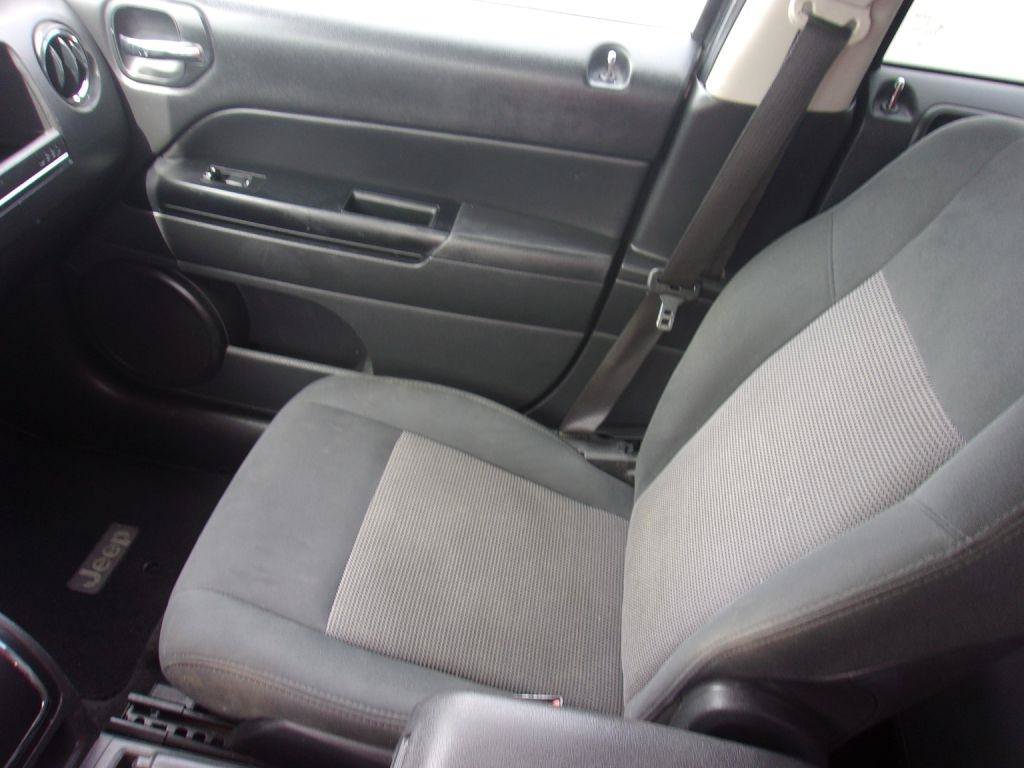 Used 2012 Jeep Patriot Latitude FWD image 10