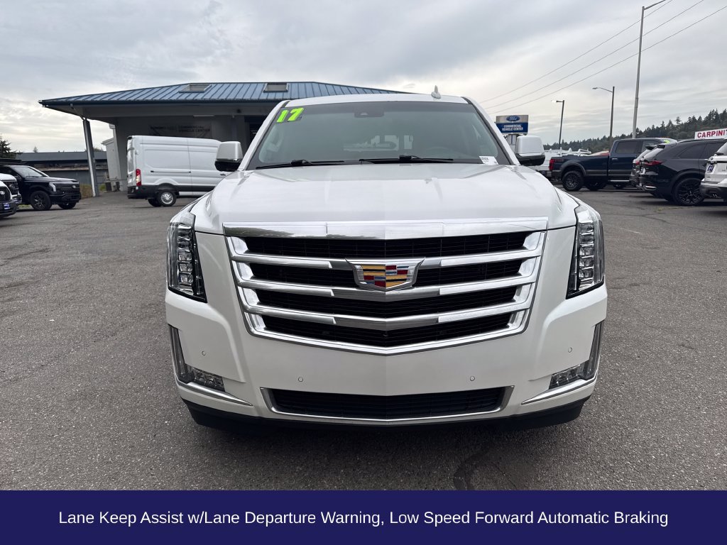 Used 2017 Cadillac Escalade Luxury AWD/4WD image 10
