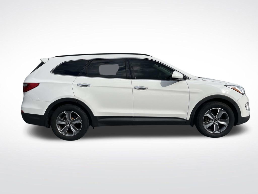 Used 2016 Hyundai Santa Fe SE image 2