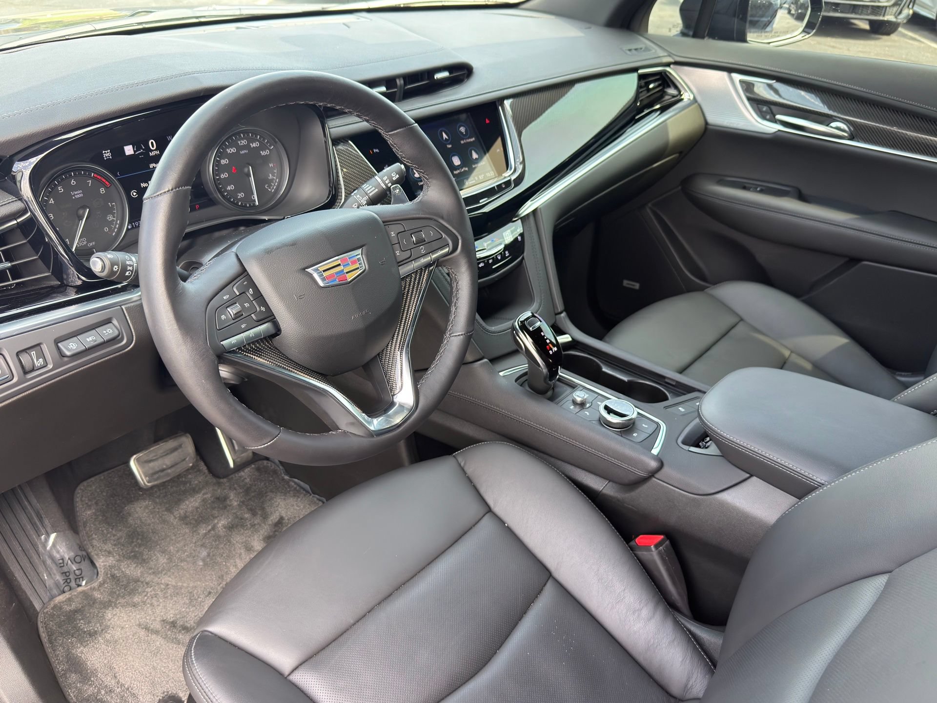 Used 2025 Cadillac XT6 Sport w/ Technology Package AWD/4WD image 15