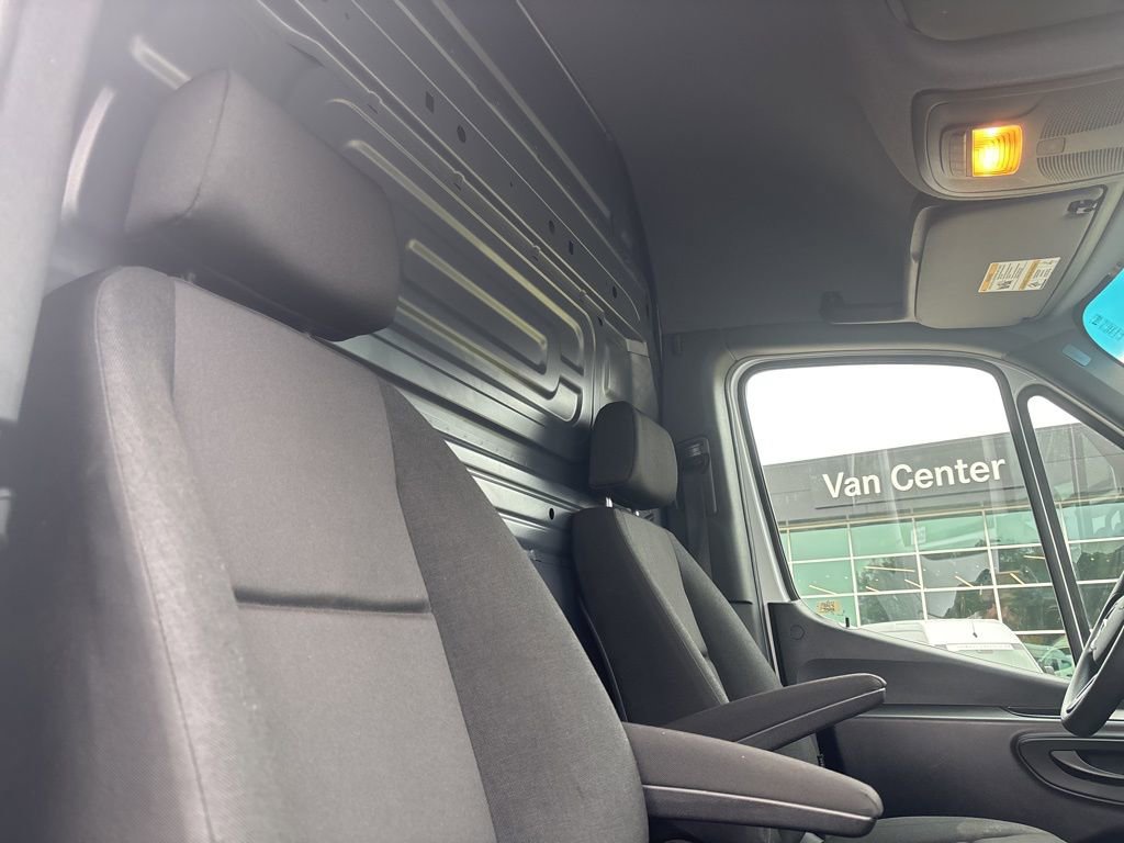 Used 2024 Mercedes-Benz Sprinter 2500 image 22