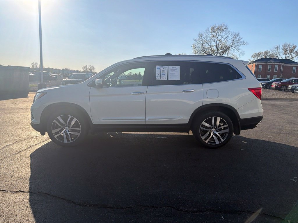 Used 2017 Honda Pilot Touring image 4