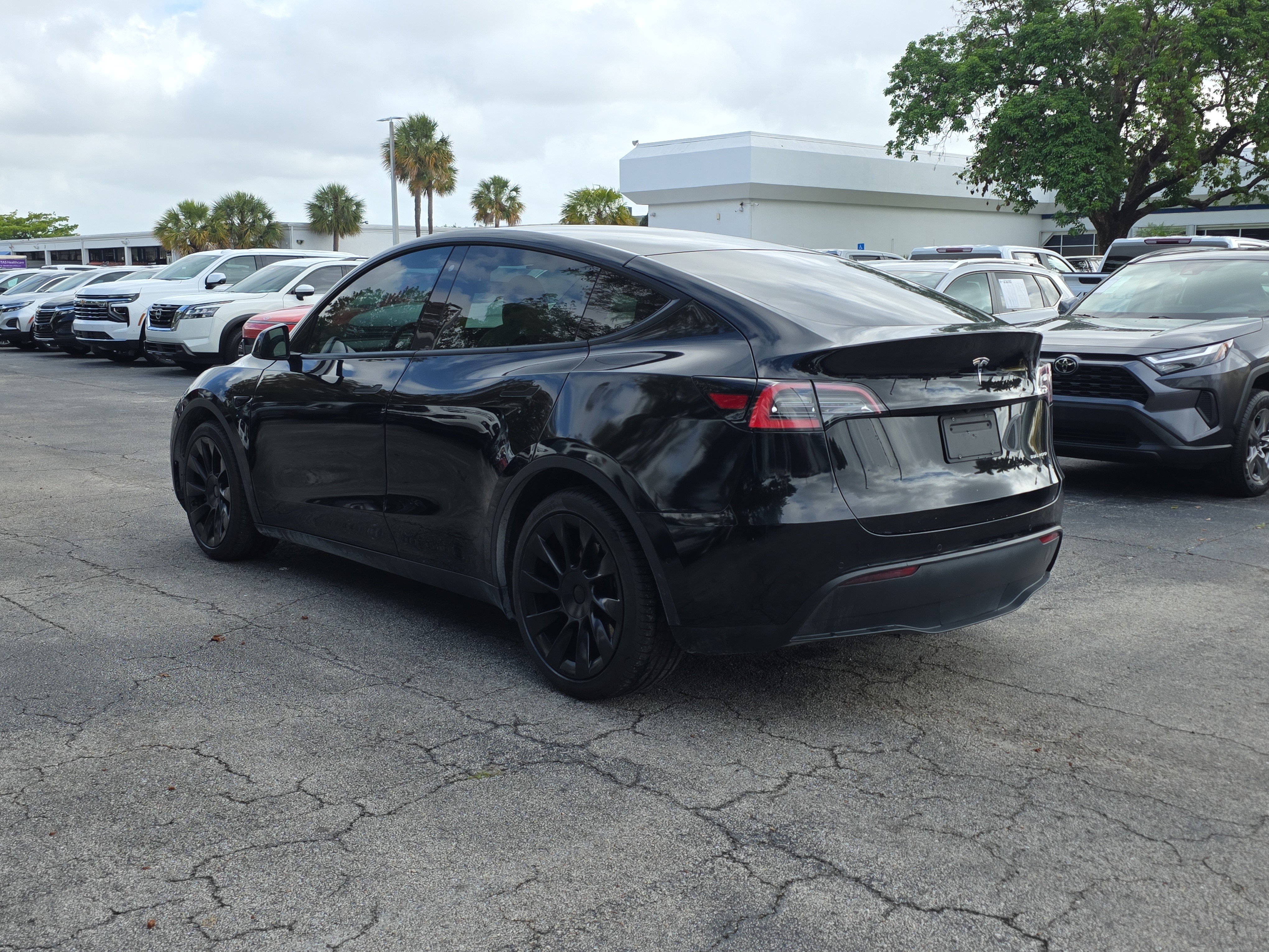 Used 2021 Tesla Model Y Long Range image 5