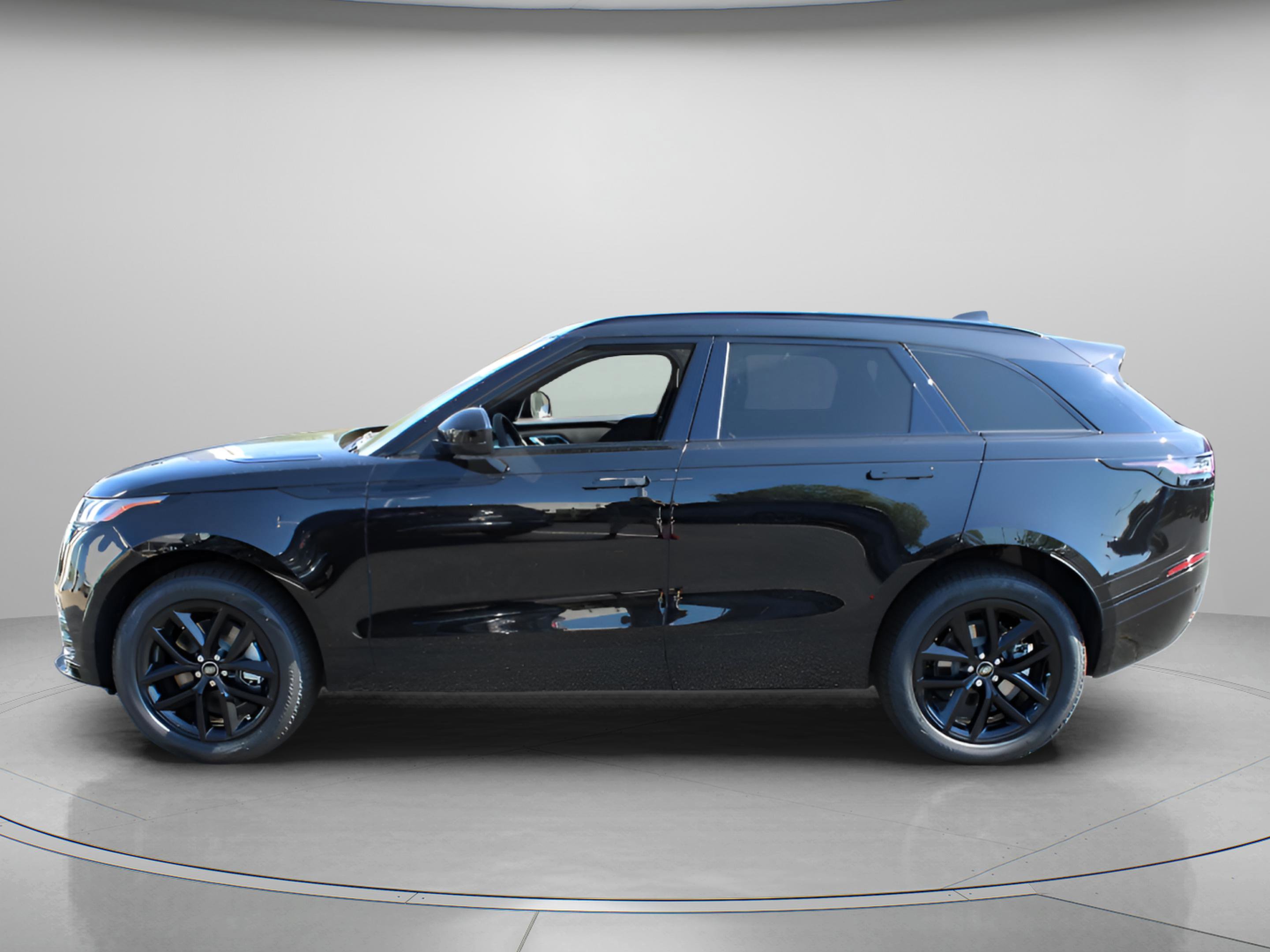 Used 2025 Land Rover Range Rover Velar Dynamic SE image 2