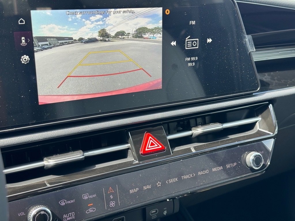 New 2025 Kia Niro EX Touring image 18