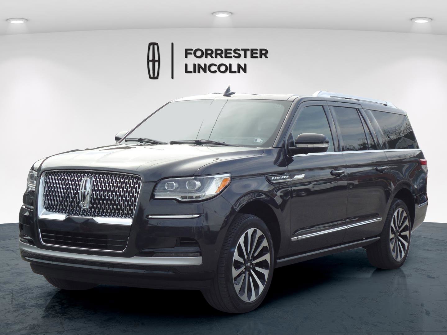 Used 2022 Lincoln Navigator L Reserve image 7