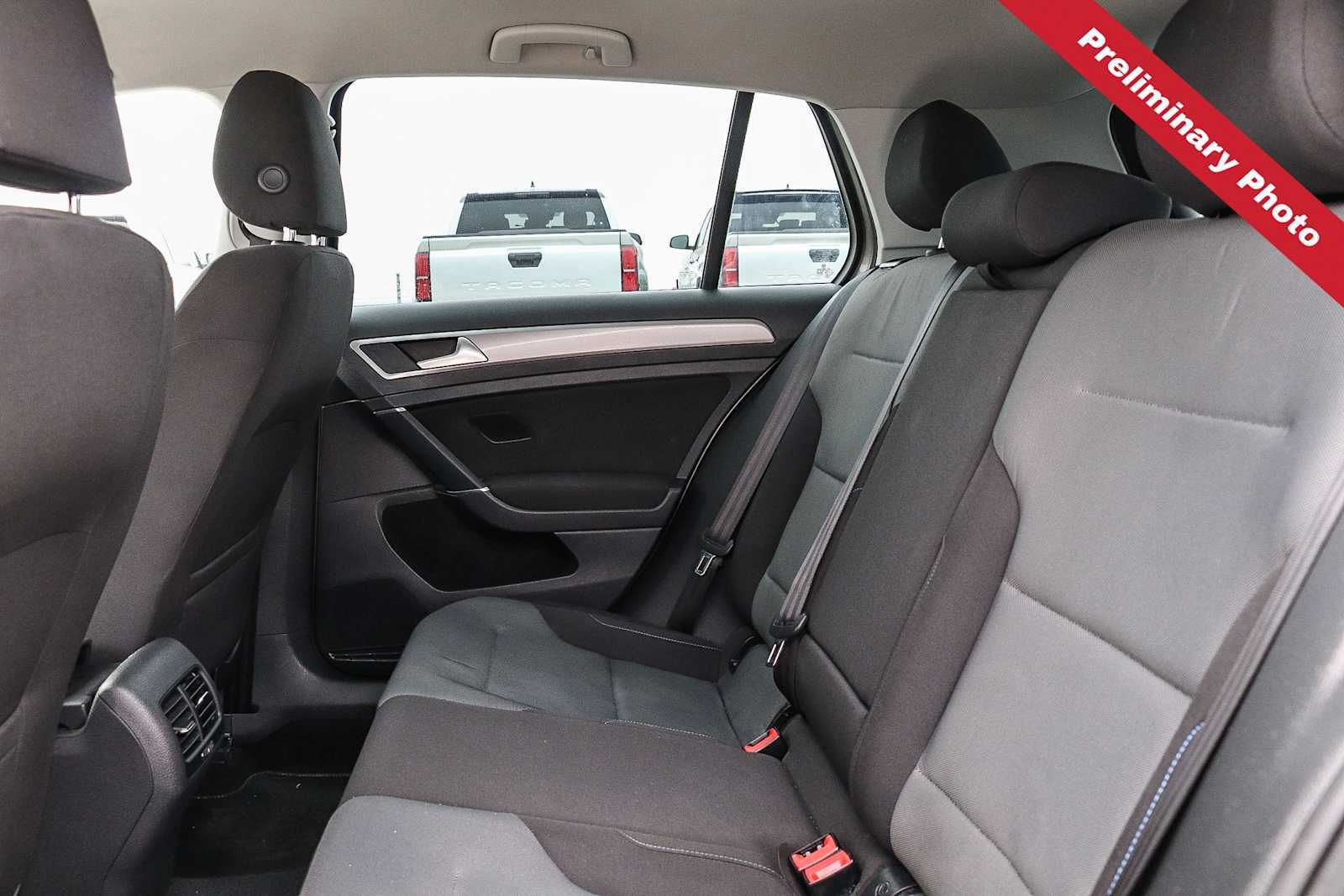 Used 2016 Volkswagen e-Golf SE FWD image 14