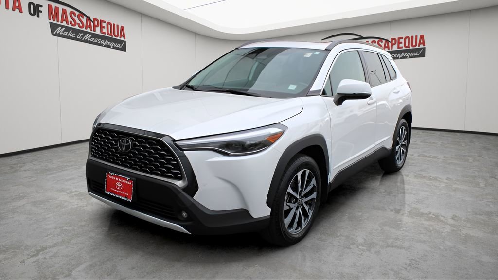 Used 2023 Toyota Corolla Cross XLE w/ Convenience Package image 1