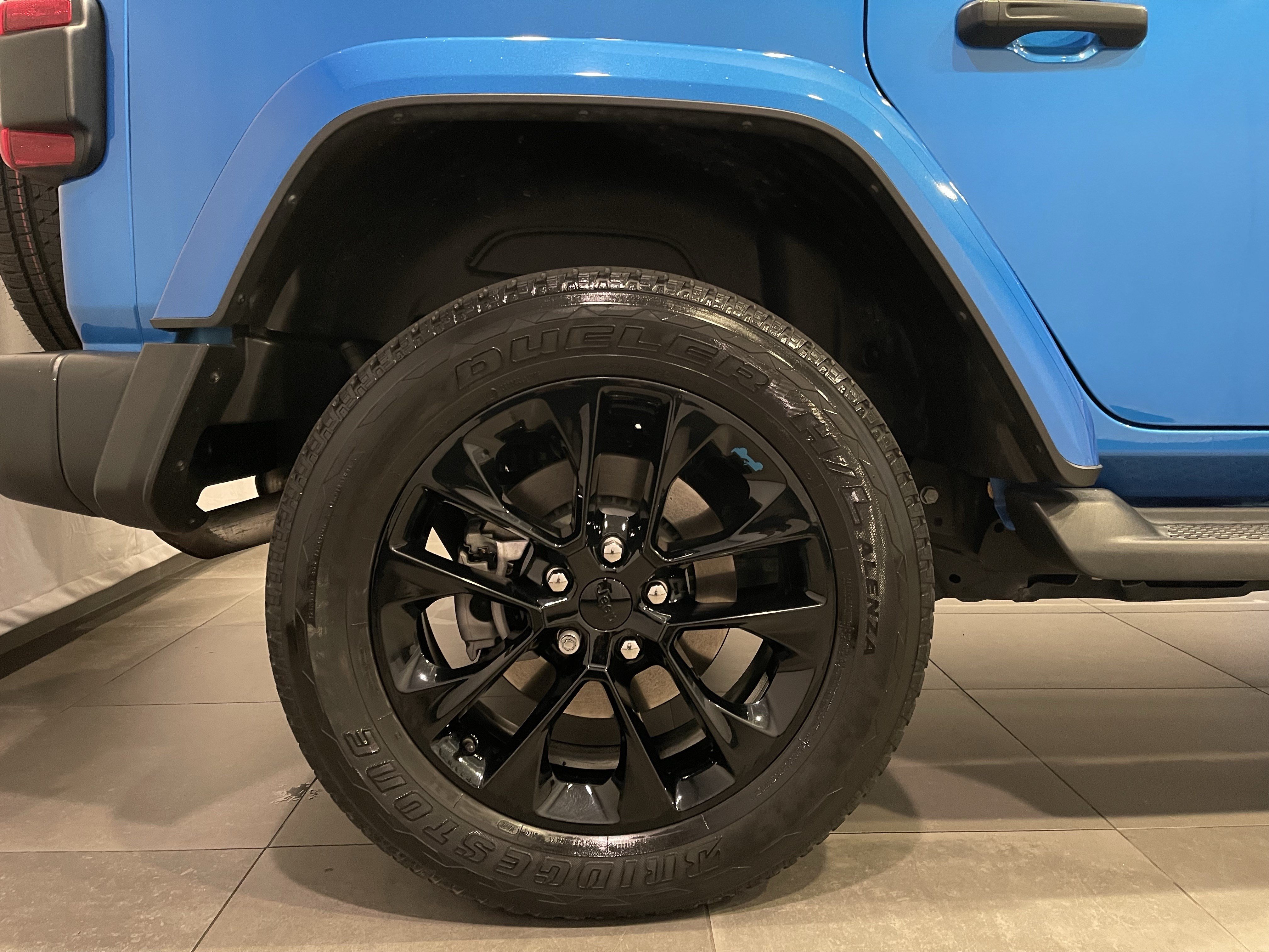 Used 2022 Jeep Wrangler Unlimited Sahara w/ Cold Weather Group AWD/4WD image 9