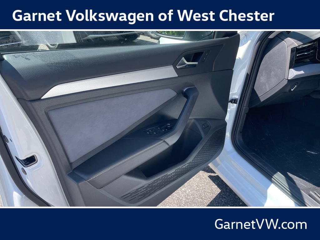 New 2026 Volkswagen Jetta SE FWD image 10
