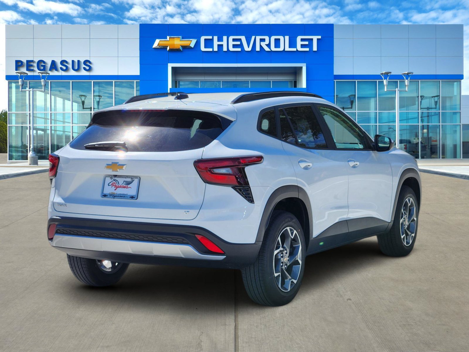 New 2026 Chevrolet Trax LT w/ LT Convenience Package FWD image 4