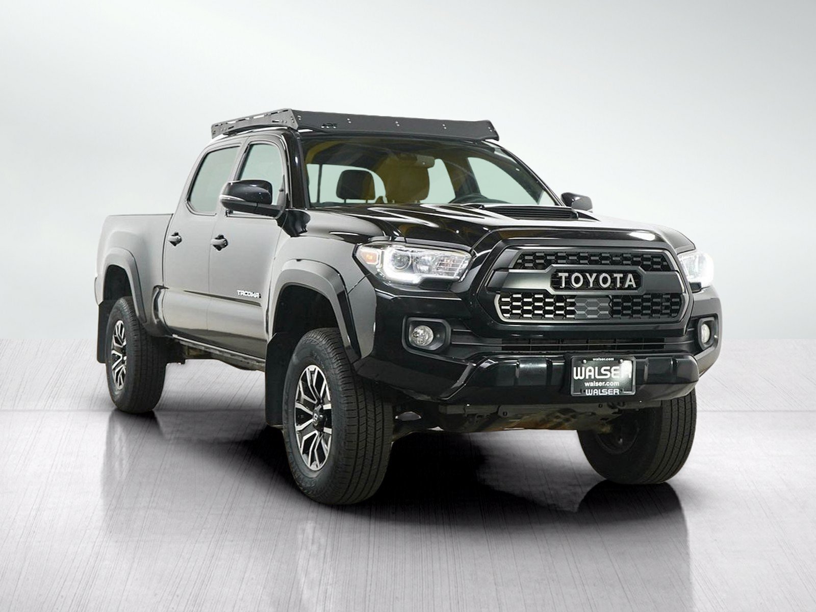 Used 2021 Toyota Tacoma TRD Off-Road AWD/4WD image 7