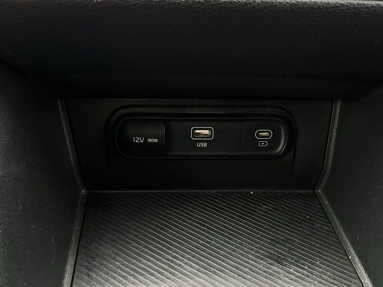 Used 2025 Kia Sportage LX image 23