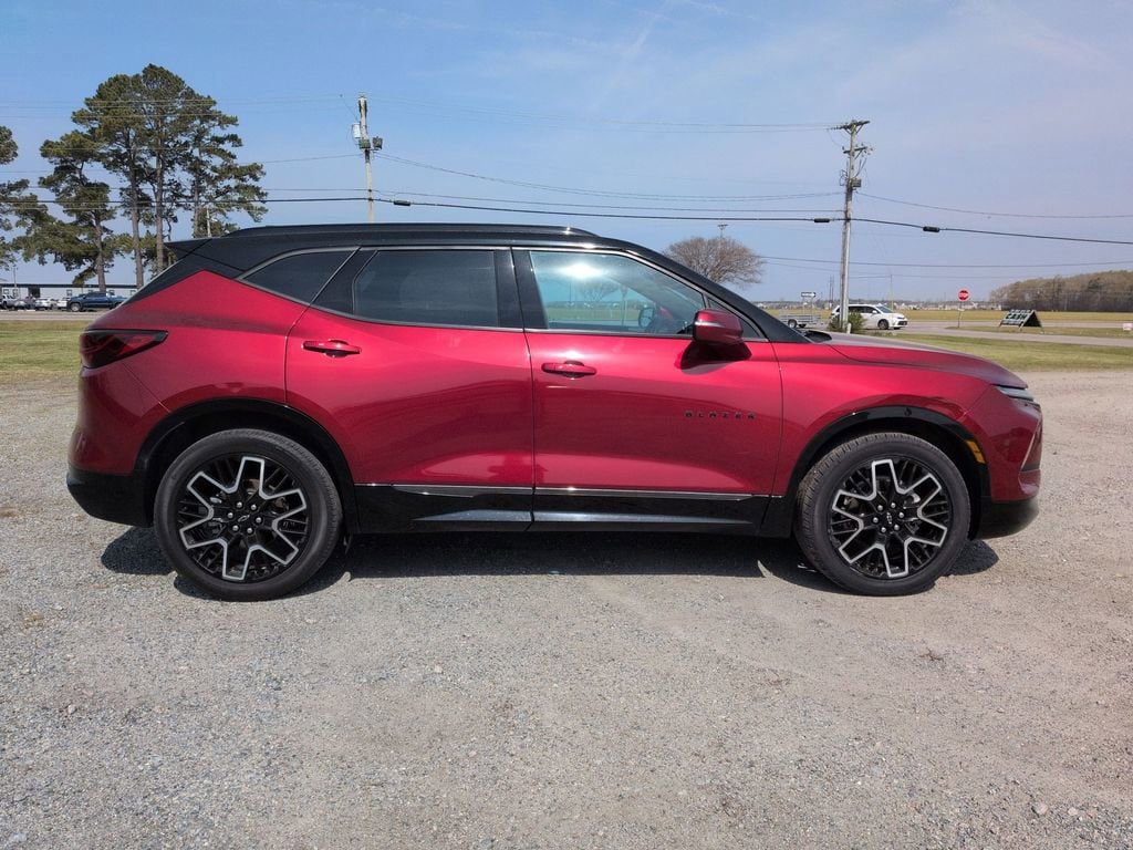 Used 2023 Chevrolet Blazer RS image 3