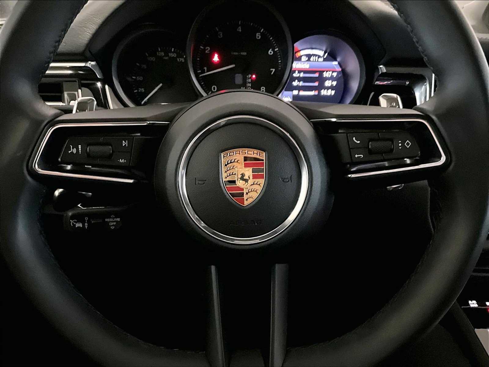 Used 2025 Porsche Macan image 18