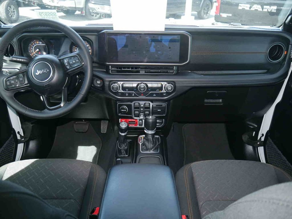 Certified 2026 Jeep Gladiator Mojave AWD/4WD image 5