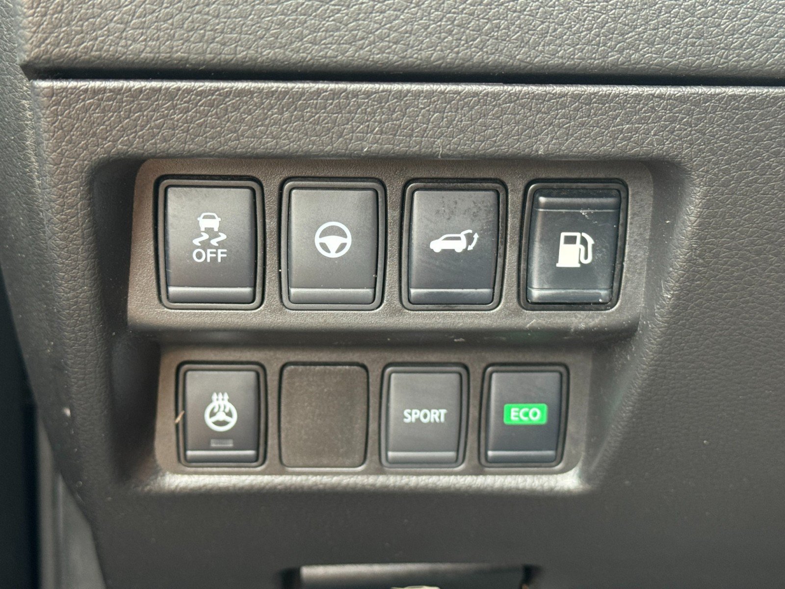 Used 2019 Nissan Rogue SV w/ Premium Package FWD image 17
