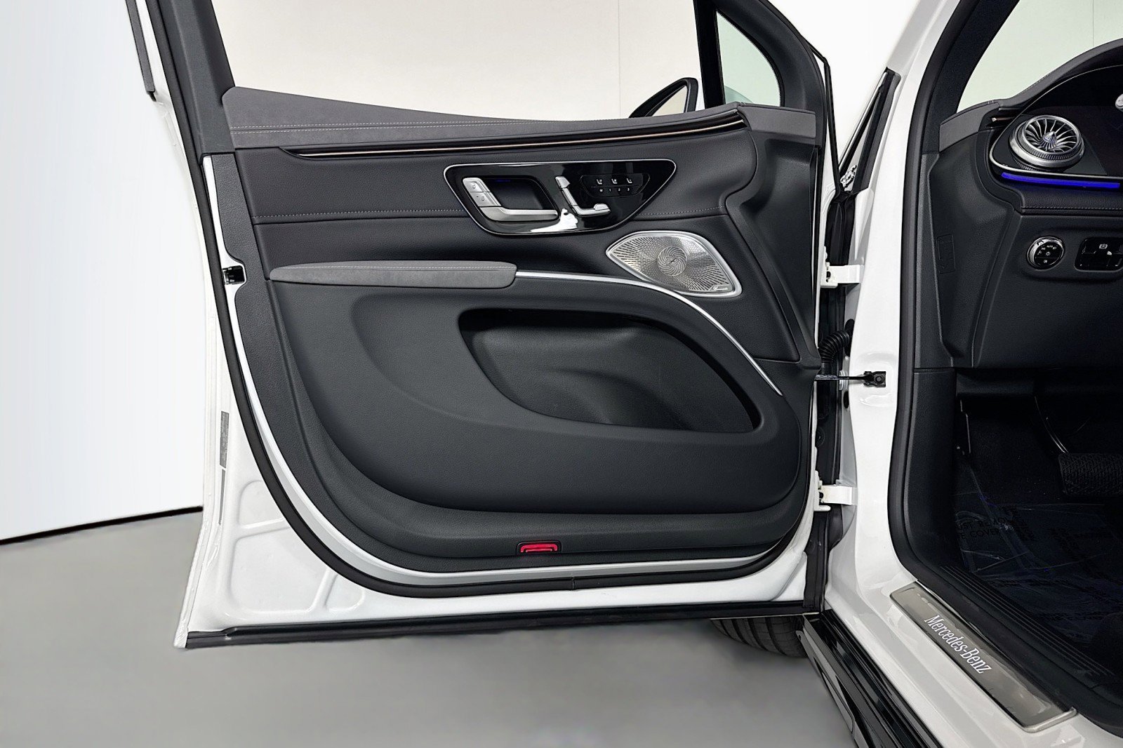 New 2026 Mercedes-Benz EQS 550 4MATIC SUV image 20