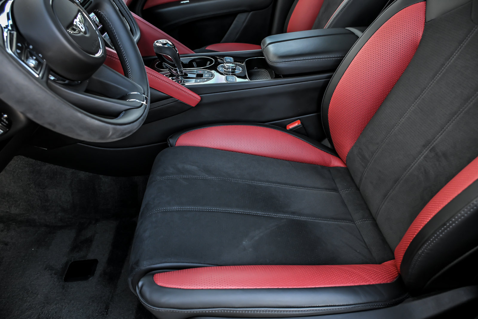Certified 2022 Bentley Bentayga AWD/4WD image 20