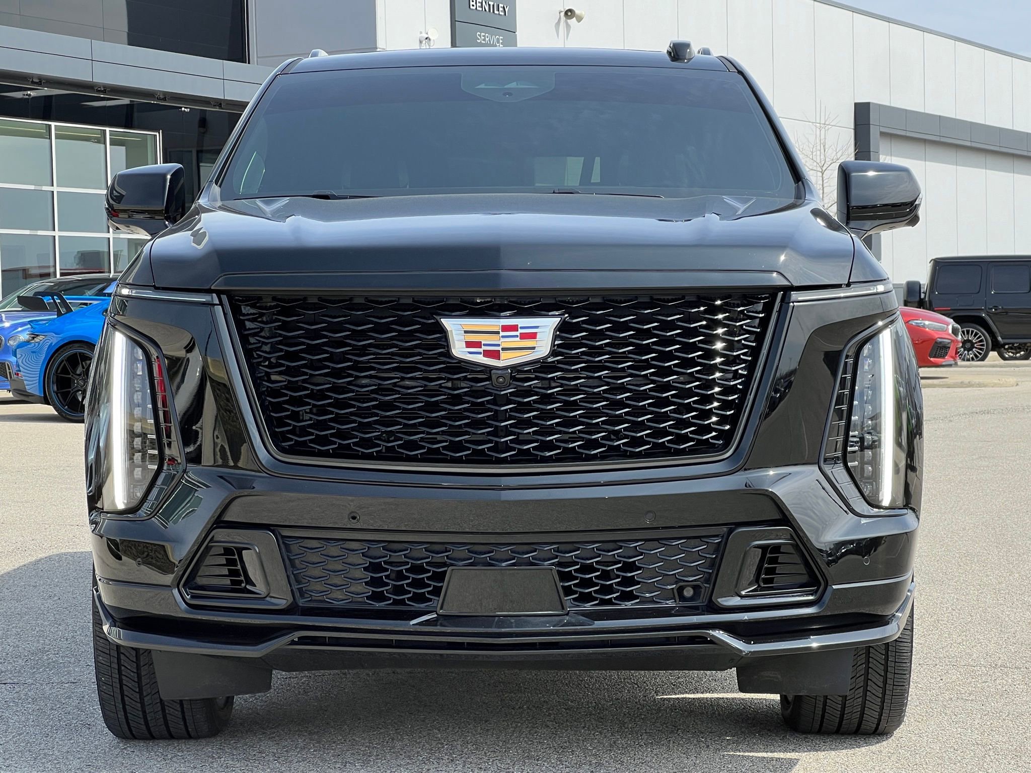 Used 2025 Cadillac Escalade ESV V image 6