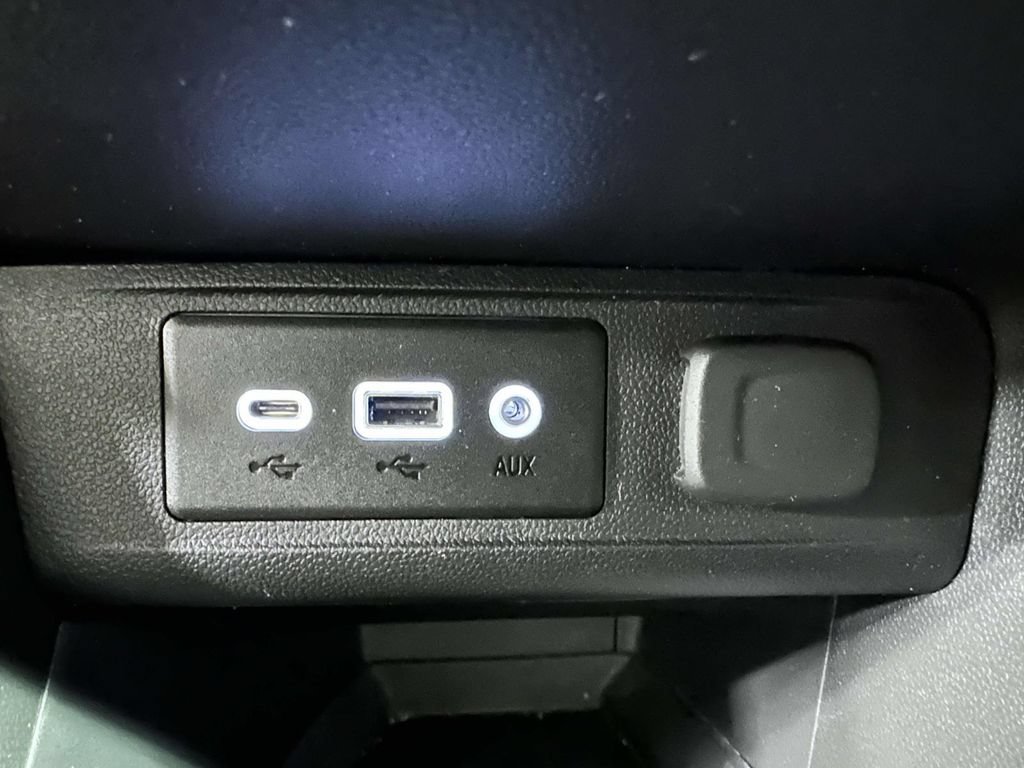 Used 2023 Buick Encore GX Select w/ Safety Package II AWD/4WD image 23