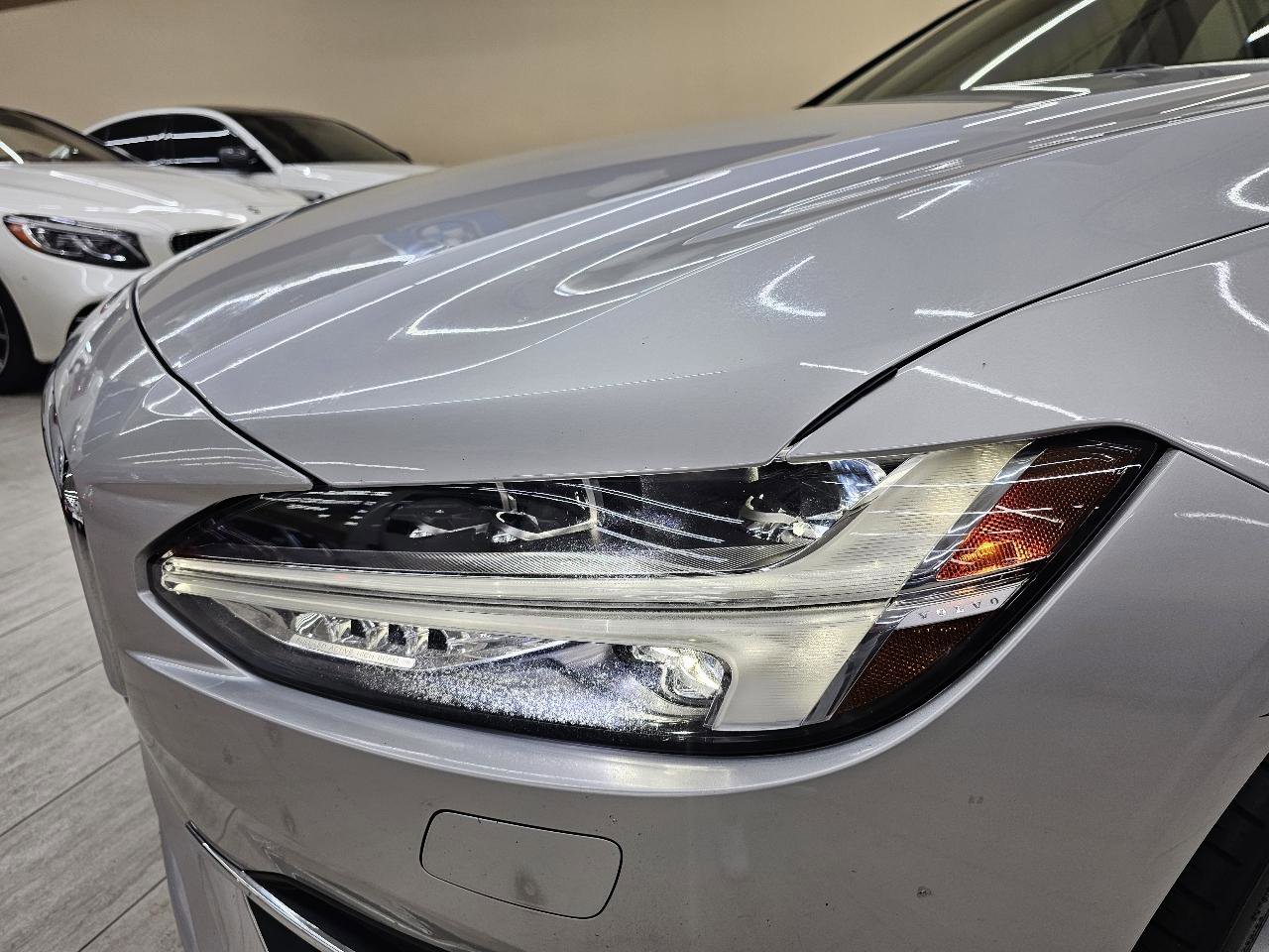 Used 2017 Volvo S90 T6 Inscription w/ Vision Package image 11