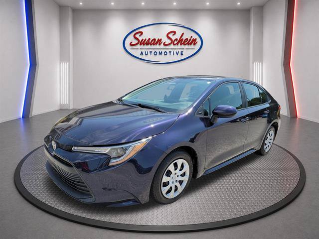 Used 2023 Toyota Corolla LE FWD image 1
