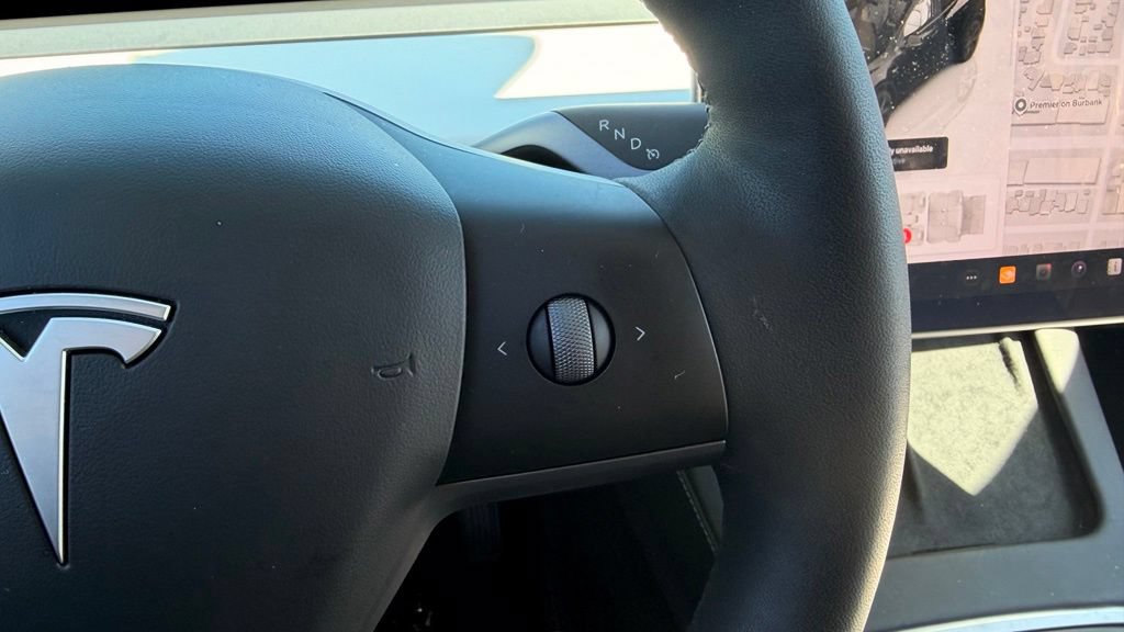 Used 2025 Tesla Model Y Long Range AWD/4WD image 10