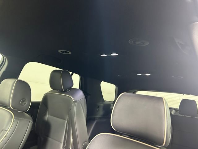 Used 2023 Chevrolet Traverse Premier image 13