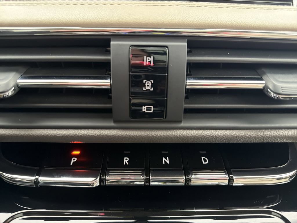 Used 2020 Lincoln Corsair Reserve w/ Equipment Group 201A image 26