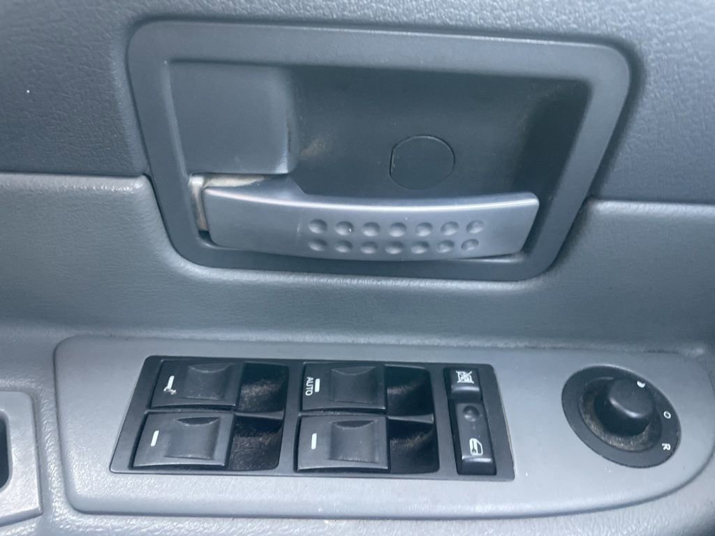 Used 2006 Dodge Durango SLT image 17