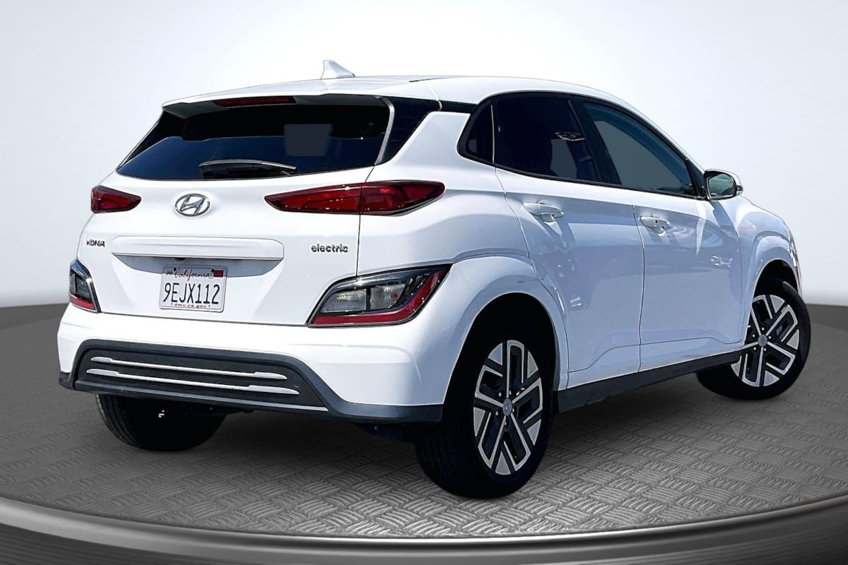 Used 2023 Hyundai Kona SE FWD image 13