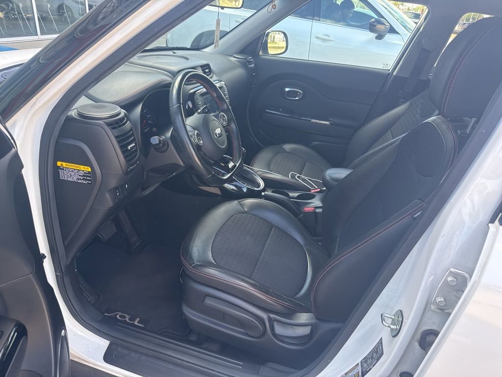 Used 2018 Kia Soul ! image 6