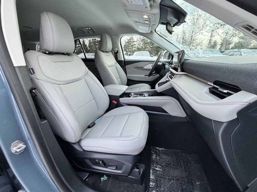 New 2026 Ford Explorer Active w/ Active Comfort Package image 20