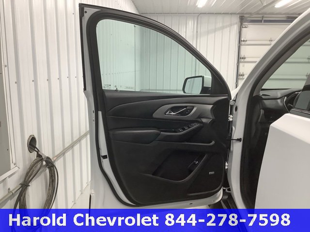 Used 2021 Chevrolet Traverse RS image 16