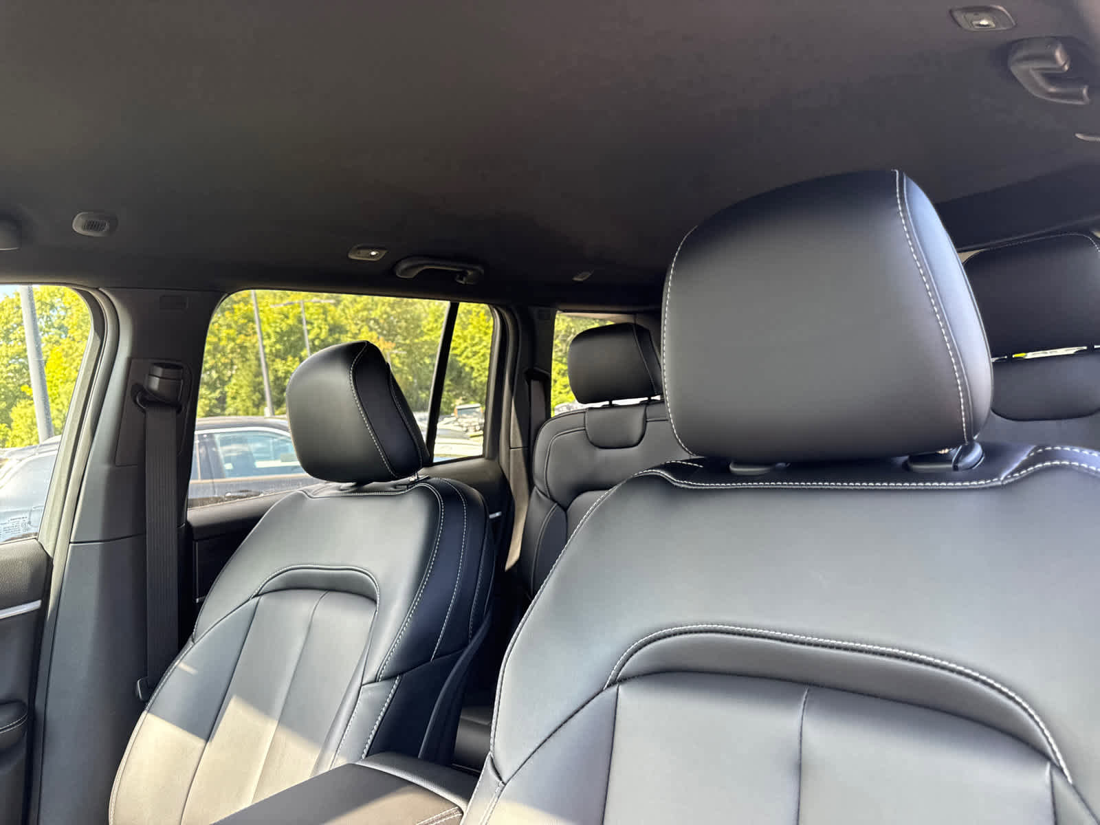 New 2025 Jeep Grand Cherokee Limited w/ Black Appearance Package image 14