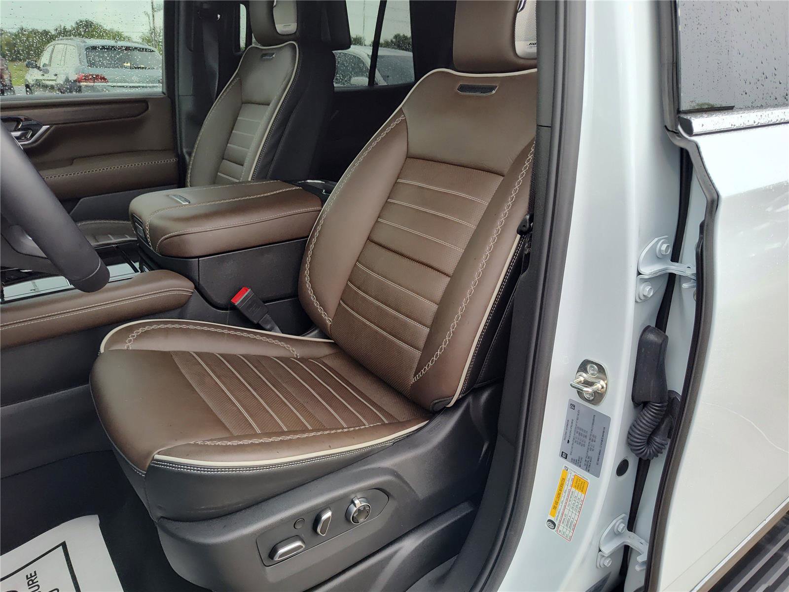 Used 2026 GMC Yukon Denali Ultimate AWD/4WD image 19